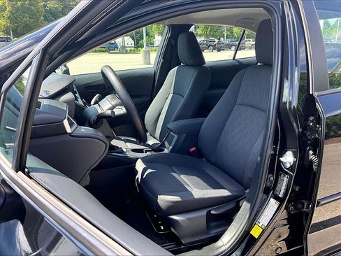 Used 2025 Toyota Corolla LE FWD image 10