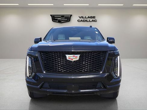 Certified 2025 Cadillac Escalade Sport Platinum image 8