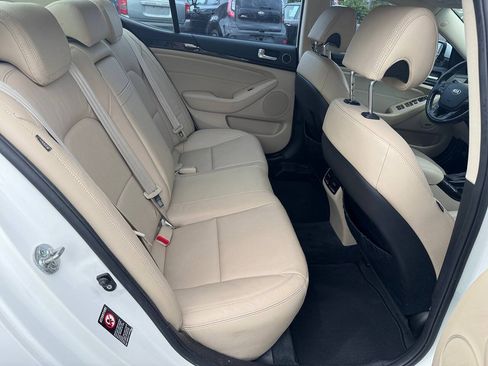 Used 2014 Kia Cadenza Premium FWD image 16
