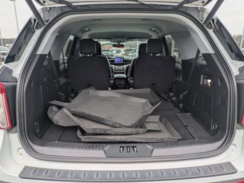 Used 2021 Ford Explorer XLT w/ Equipment Group 202A image 30