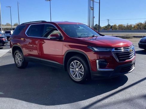 Used 2023 Chevrolet Traverse LT image 5