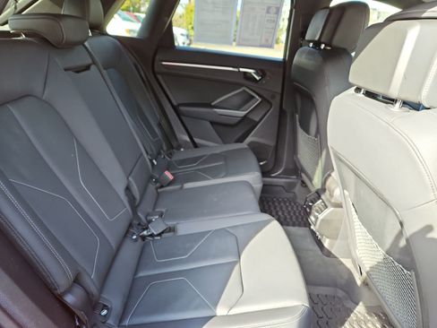 Used 2024 Audi Q3 2.0T Premium Plus image 17