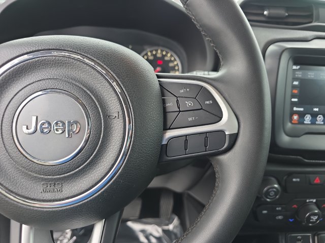 Used 2019 Jeep Renegade Latitude w/ Popular Equipment Group FWD image 20