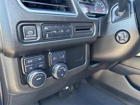 Used 2021 Chevrolet Tahoe RST w/ Luxury Package image 33