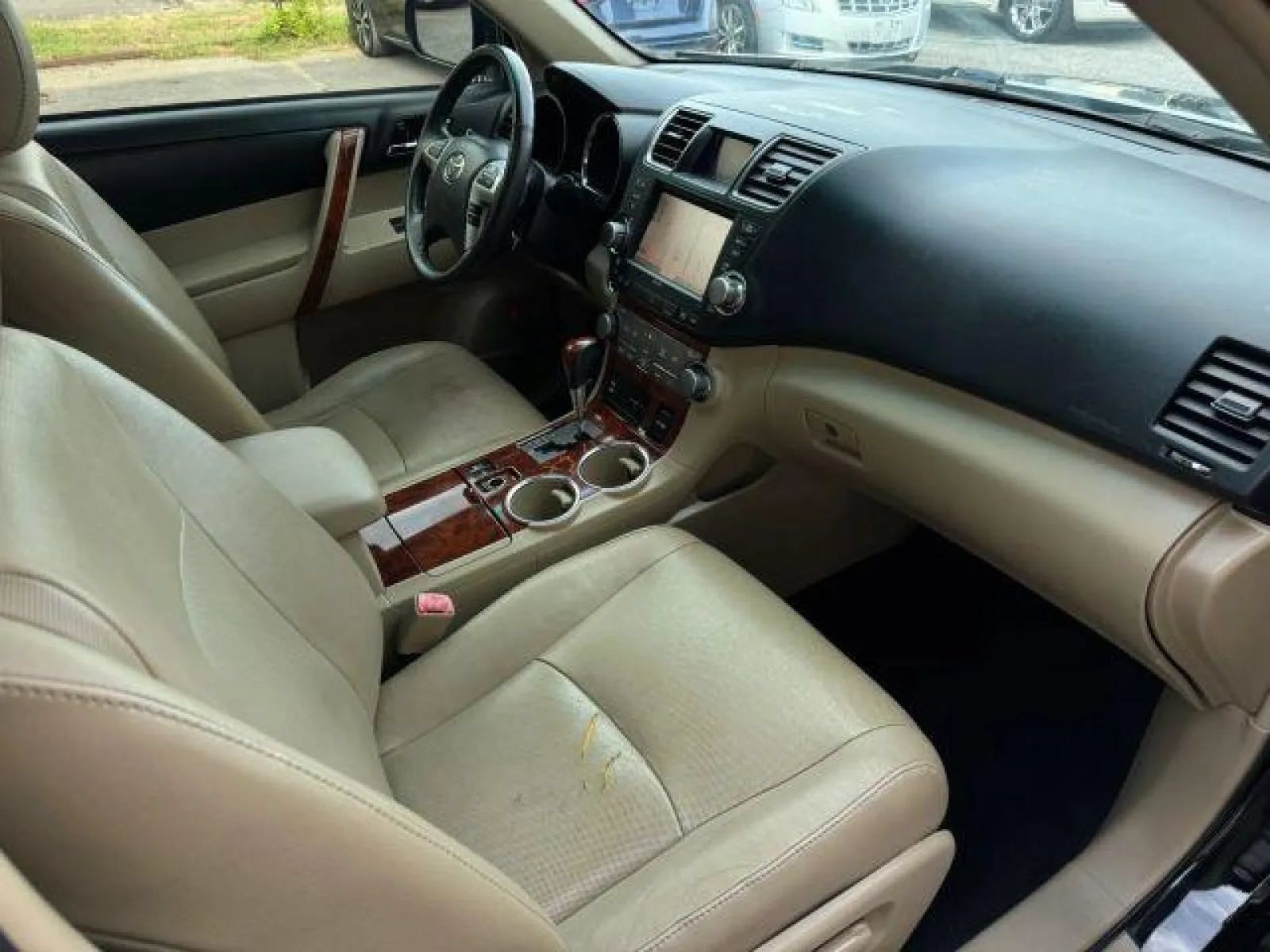 Used 2012 Toyota Highlander Limited w/ Tow Pkg AWD/4WD image 27