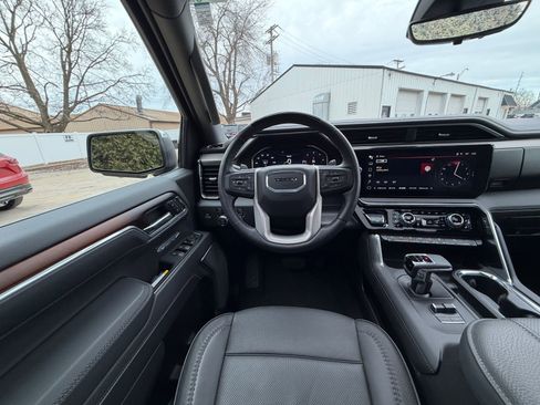 Used 2025 GMC Sierra 1500 Denali image 2