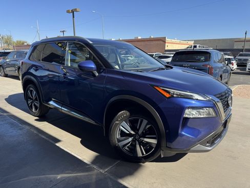 Used 2023 Nissan Rogue SL w/ SL Premium Package image 6