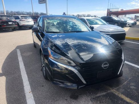 Used 2025 Nissan Altima 2.5 SV image 6