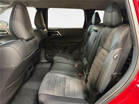 New 2025 Mitsubishi Outlander SE image 23