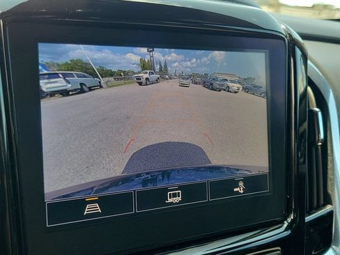 Used 2023 Chevrolet Traverse LT FWD image 29