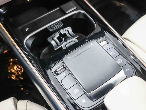 Used 2023 Mercedes-Benz GLA 250 image 22