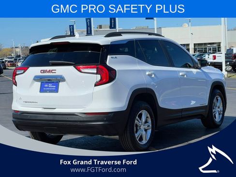 Used 2022 GMC Terrain SLE w/ Driver Convenience Package FWD image 7