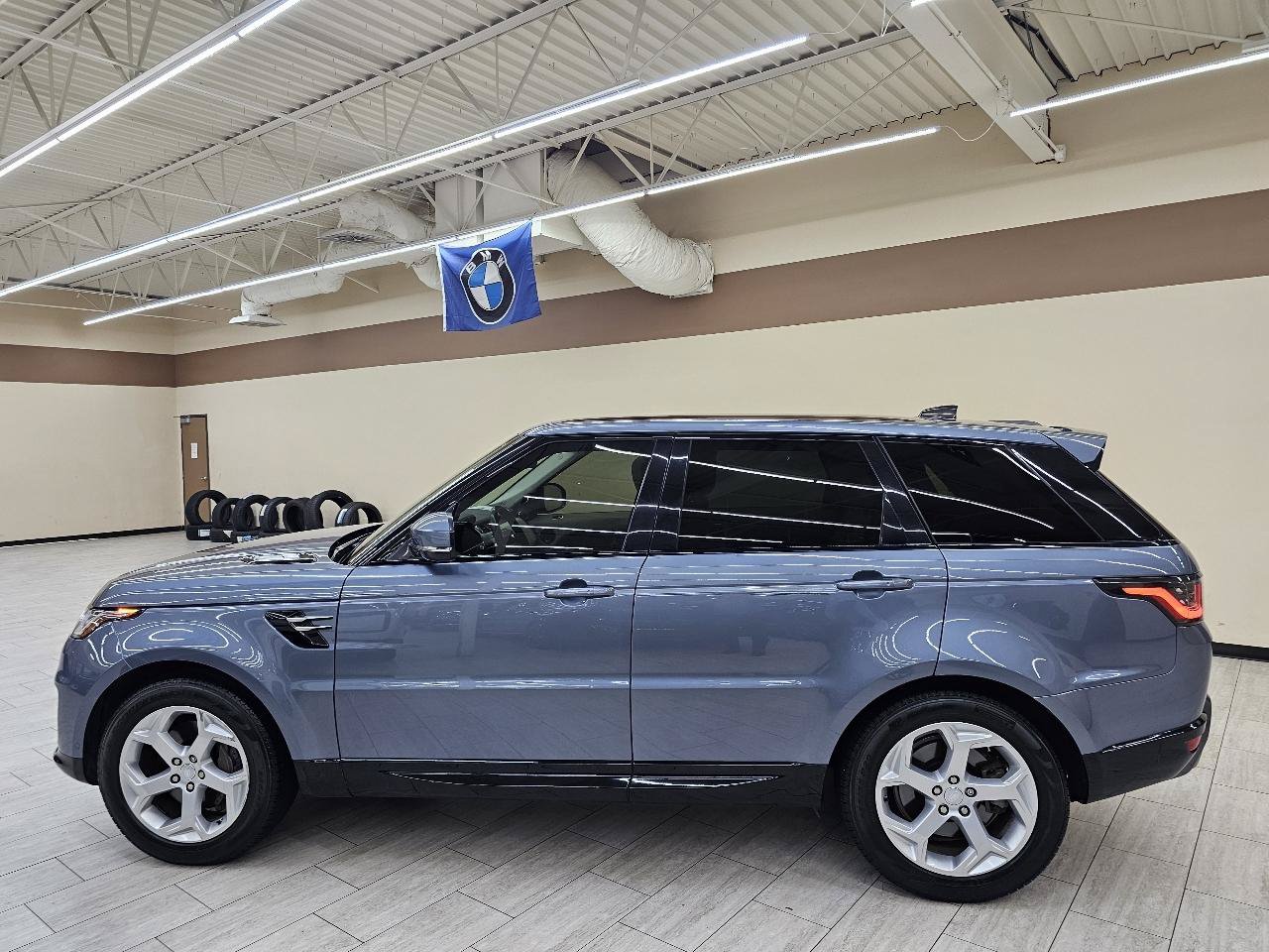Used 2018 Land Rover Range Rover Sport HSE AWD/4WD image 9