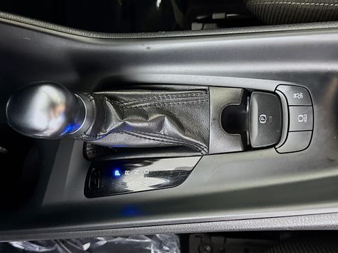 Used 2018 Toyota C-HR XLE FWD image 20