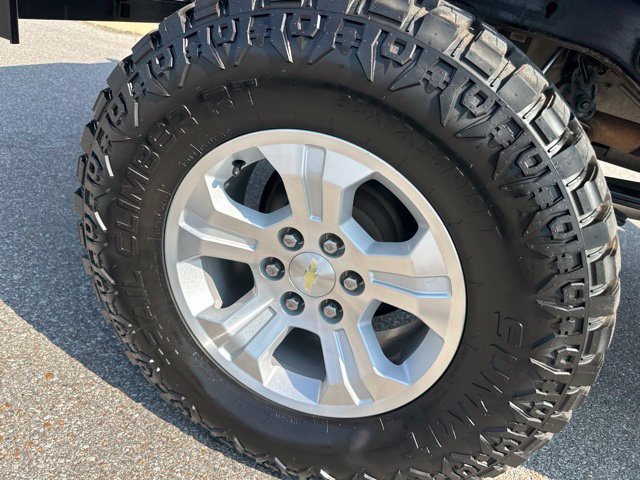 Used 2018 Chevrolet Silverado 1500 Custom w/ Custom Value Package AWD/4WD image 14
