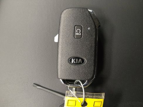 Used 2021 Kia Telluride LX AWD/4WD image 32