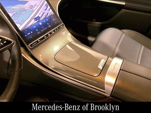 Used 2024 Mercedes-Benz GLC 300 4MATIC image 18