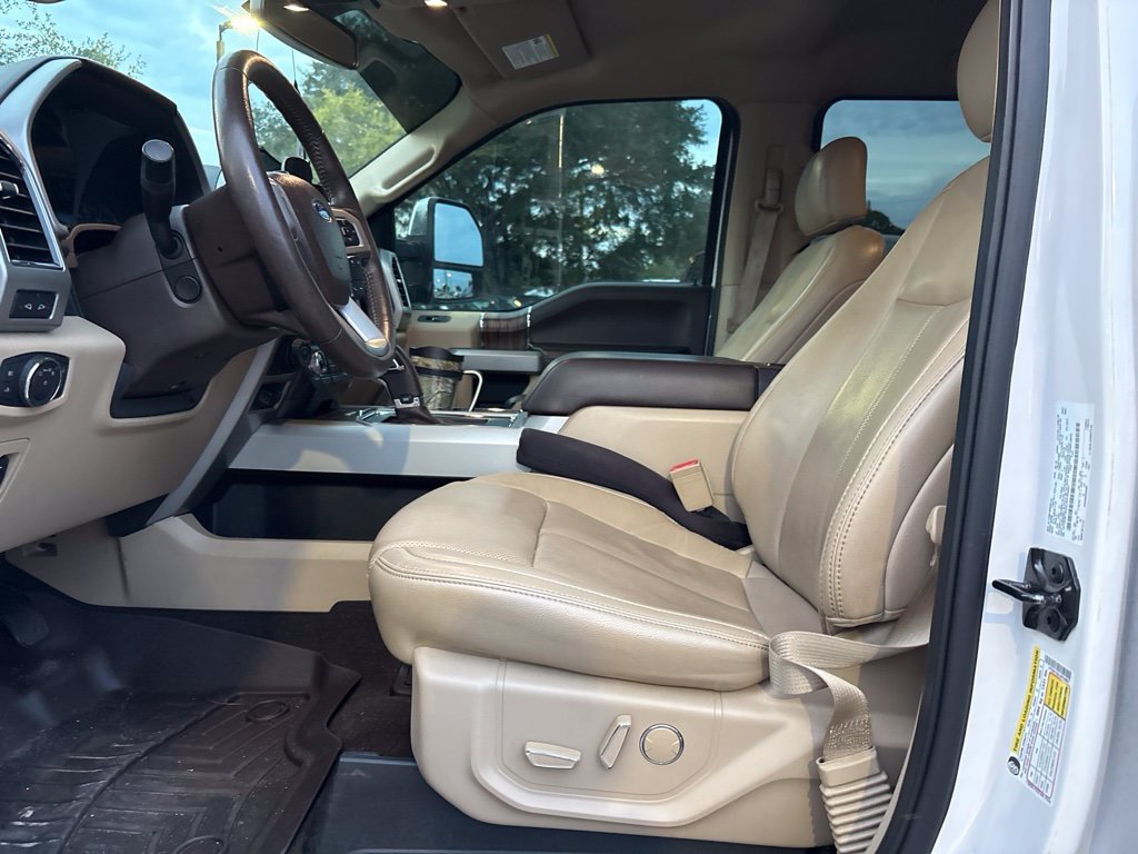 Used 2018 Ford F150 Lariat w/ Equipment Group 502A Luxury AWD/4WD image 6