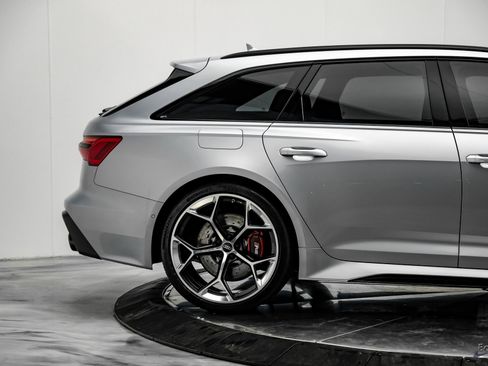 Used 2025 Audi RS 6 performance image 17