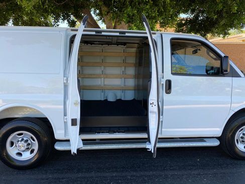 Used 2025 Chevrolet Express 2500 w/ Driver Convenience Package RWD image 27