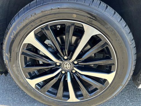 Used 2021 Toyota Highlander XSE image 9