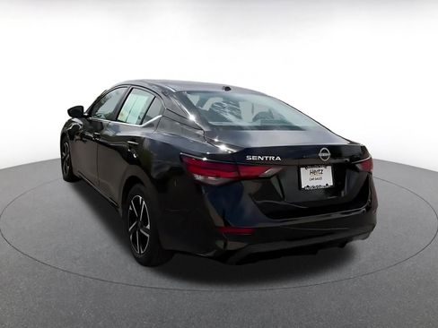 Used 2025 Nissan Sentra SV FWD image 10
