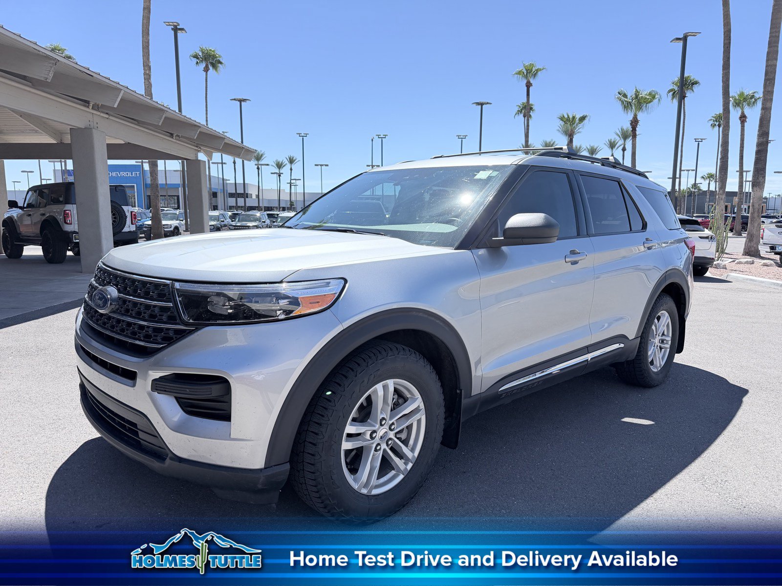 Used 2024 Ford Explorer XLT w/ Class IV Trailer Tow Package AWD/4WD image 1