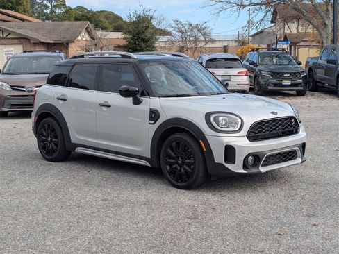 Used 2022 MINI Cooper Countryman S w/ Premium Package image 9