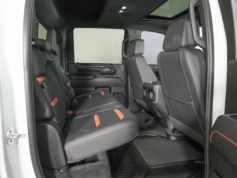 Used 2025 GMC Sierra 2500 AT4 w/ AT4 Premium Plus Package image 12