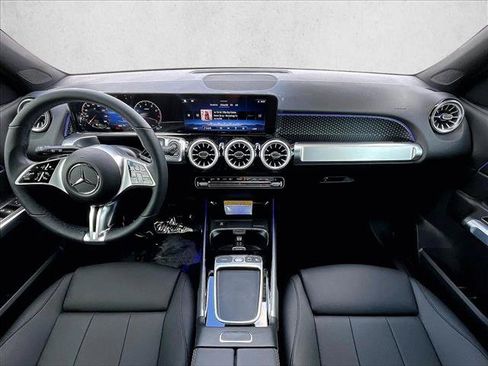 Used 2026 Mercedes-Benz GLB 250 image 7