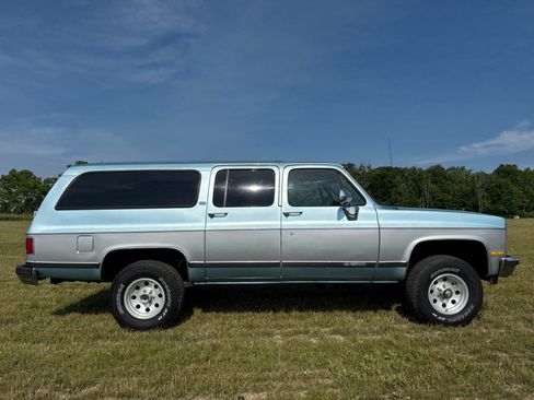 Used 1989 Chevrolet Suburban 4WD image 6