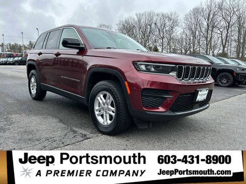 Used 2022 Jeep Grand Cherokee Laredo w/ Luxury Tech Group I AWD/4WD image 1