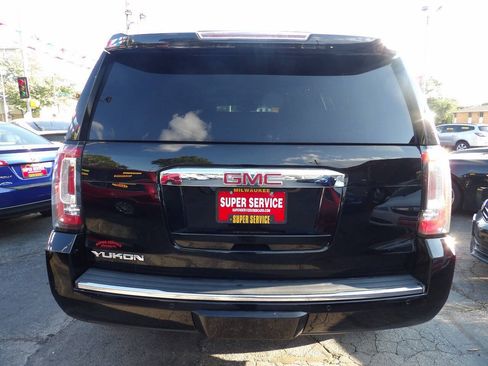 Used 2015 GMC Yukon Denali w/ Premium Package AWD/4WD image 4