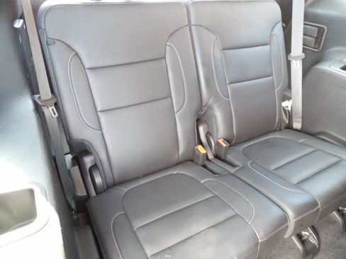 Used 2023 GMC Acadia SLT FWD image 16