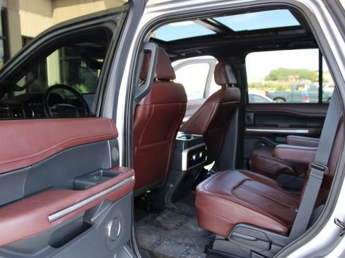 Used 2024 Ford Expedition Limited AWD/4WD image 28