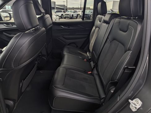 Certified 2023 Jeep Grand Cherokee Altitude AWD/4WD image 8
