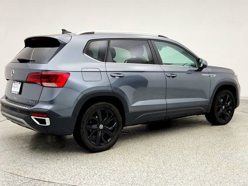 Used 2023 Volkswagen Taos SE image 5