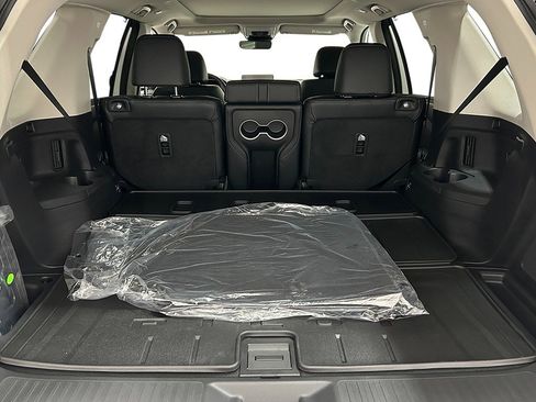 New 2025 Honda Pilot Touring image 23
