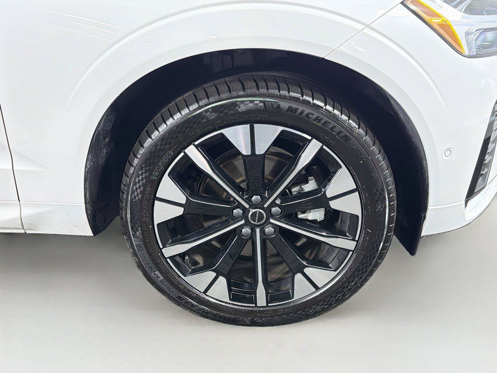Used 2026 Volvo XC60 B5 Plus AWD/4WD image 36