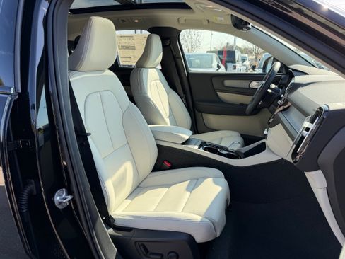 New 2026 Volvo XC40 B5 Ultra w/ Protection Package Premier AWD/4WD image 8