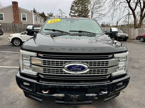 Used 2017 Ford F350 Platinum image 2