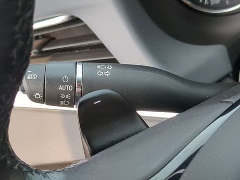 Used 2024 Buick Enclave Premium image 24