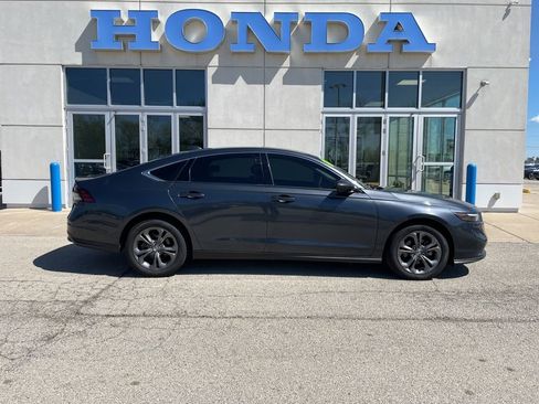 Used 2023 Honda Accord EX image 4