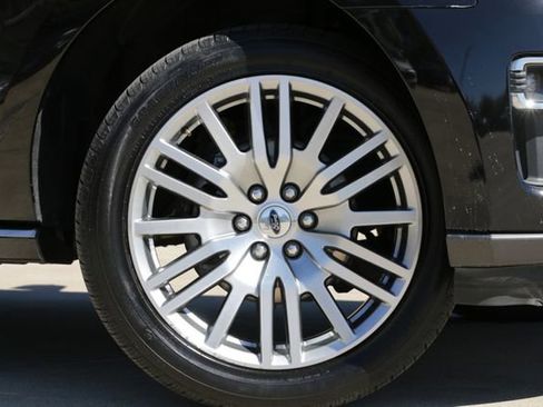 Used 2024 Ford Expedition Limited image 2