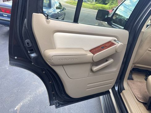 Used 2007 Ford Explorer Eddie Bauer AWD/4WD image 17