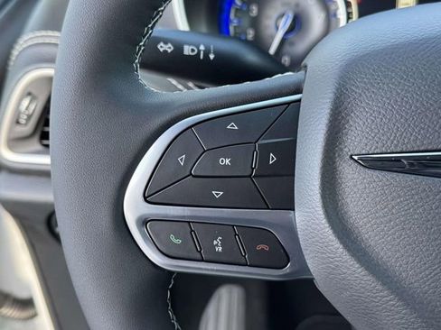 New 2026 Chrysler Pacifica Select FWD image 10