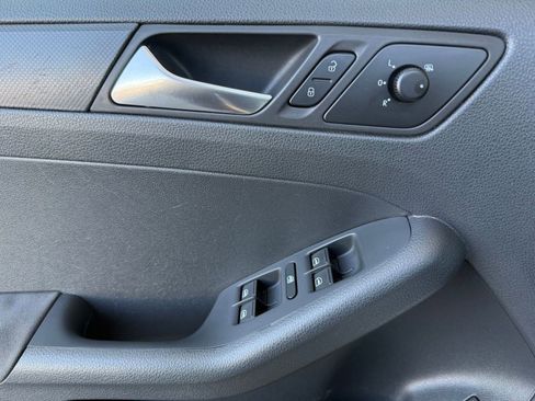 Used 2012 Volkswagen Jetta S FWD image 13