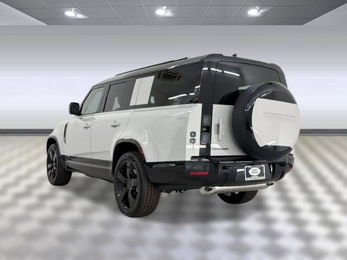New 2026 Land Rover Defender 130 X-Dynamic SE AWD/4WD image 3