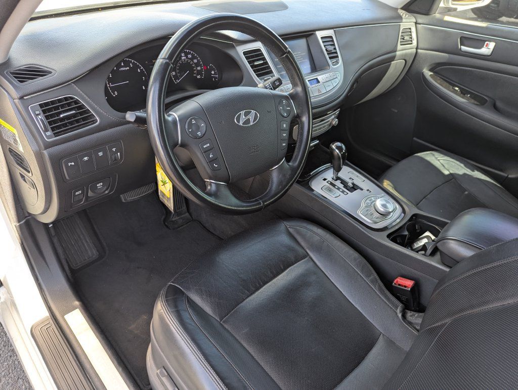 Used 2014 Hyundai Genesis 3.8 w/ Technology Package 03 RWD image 23