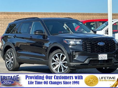 Used 2025 Ford Explorer ST-Line AWD/4WD image 2